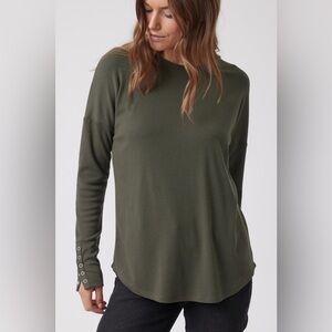 NWOT Women's‎ Decjuba Olive Rib Long Sleeve Top Size 6 Casual Relaxed Thermal